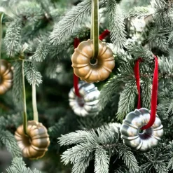 Adorno árbol navidad molde bundt dorado - Nordic Ware