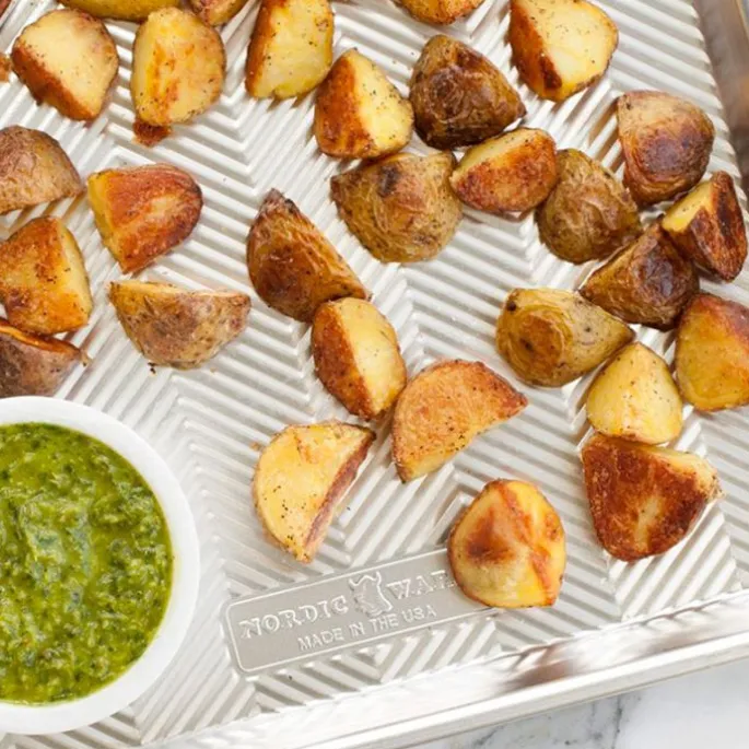 Bandeja de aluminio rectangular para hornear con estrías Naturals 36,5 x 25 cm - Nordic Ware