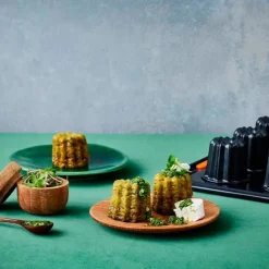 Bandeja molde antiadherente para 12 canelés - Acero al carbono - Le Creuset