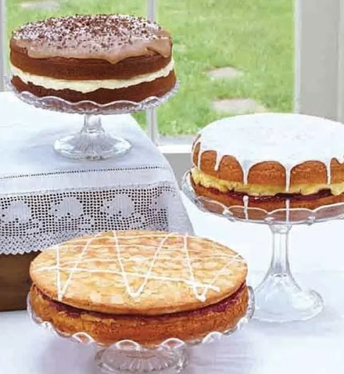 Clandestine Cake Club - Lynn Hill - Editorial Juventud