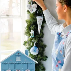 Delantal de algodón Laura Christmas Dusty Blue - GreenGate