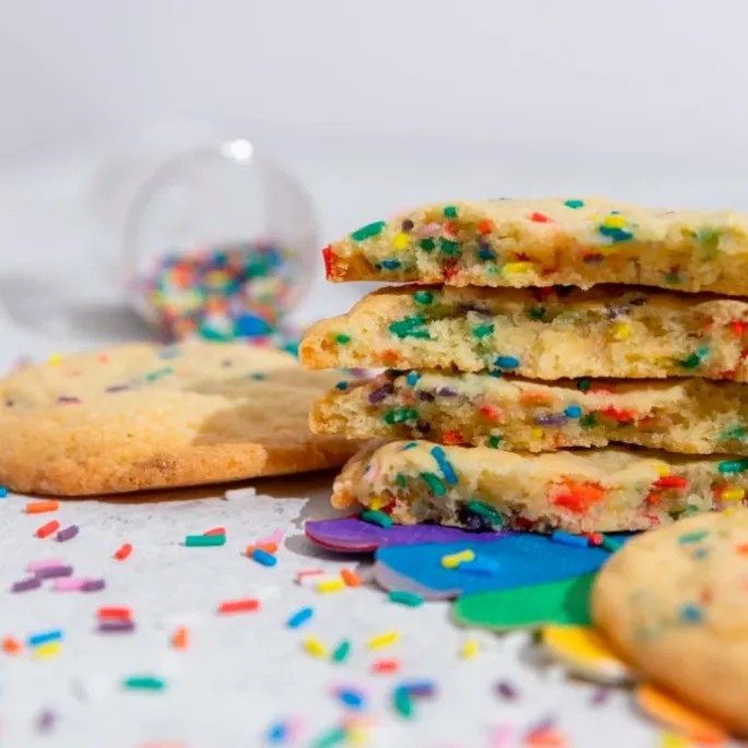 Fideos multicolores Funfetti Bakeable Strands 80 g - Happy Sprinkles