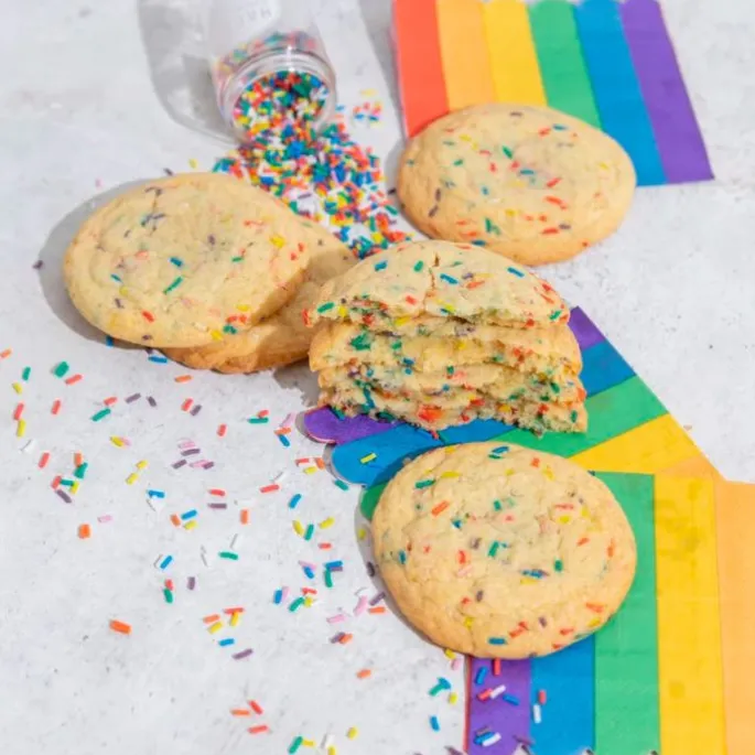 Fideos multicolores Funfetti Bakeable Strands 80 g - Happy Sprinkles