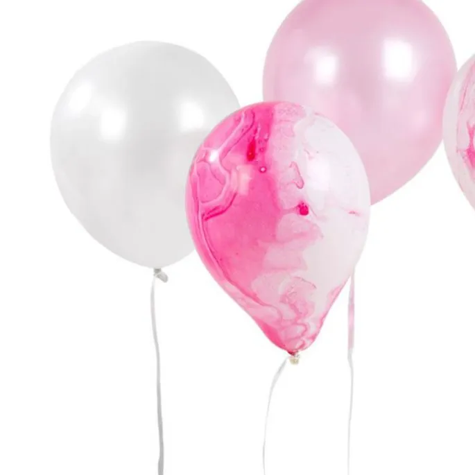 Globos blancos y rosas y cinta rosa We Love Pink (12) - Talking Tables