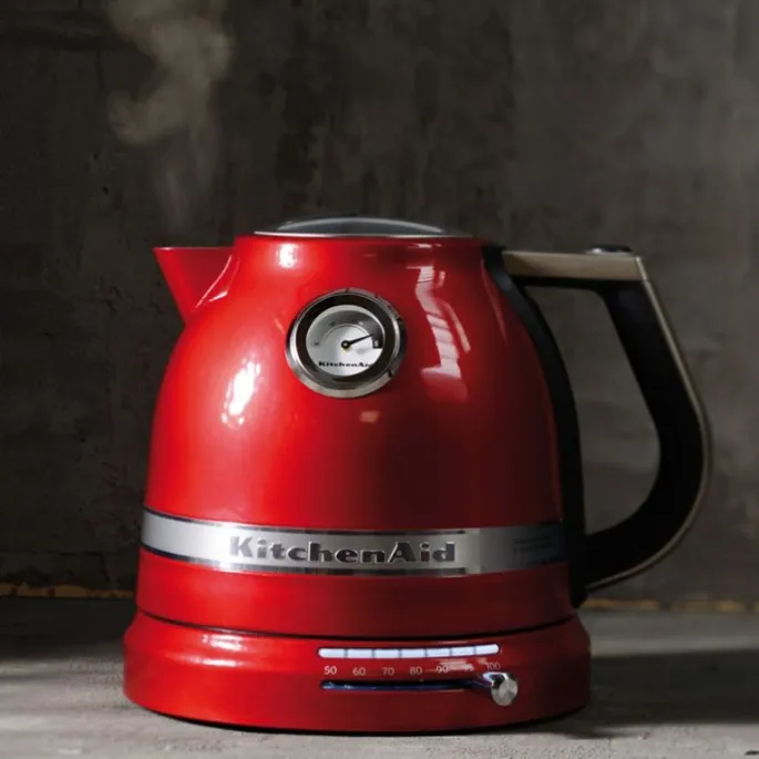 Hervidor rojo manzana 1,5 litros - Aluminio - KitchenAid + REGALO taza mug