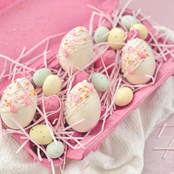 Huevos de Pascua de mazapán Mr & Mrs Easter Bunny 160 g - Happy Sprinkles