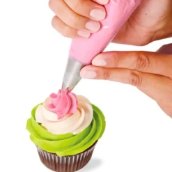 Kit de 8 mangas y 4 boquillas para decorar cupcakes - Wilton