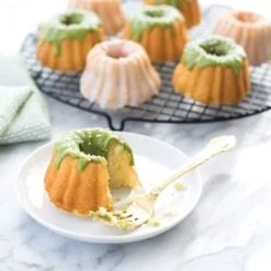 Molde Anniversary Bundtlette Pan - Nordic Ware