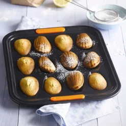 Molde antiadherente para 12 madeleines - Acero al carbono - Le Creuset