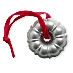 Molde Beehive Cakelet Pan - Nordic Ware + REGALO adorno
