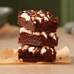 Molde brownie con tapa 22,5 x 22,5 cm - Wilton