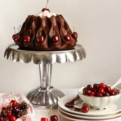 Molde Bundt Crown Pan - Nordic Ware