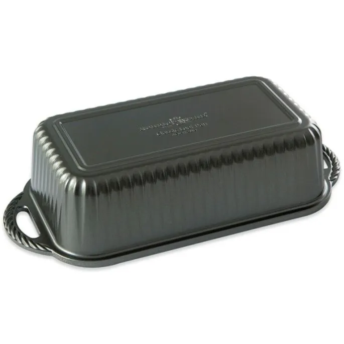 Molde Classic Loaf Pan - Nordic Ware