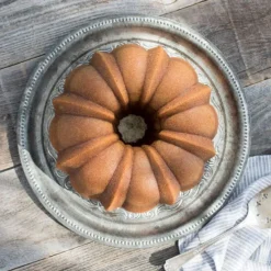 Molde clásico grande Anniversary Bundt Pan 2,4 litros - Nordic Ware