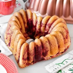 Molde Elegant Heart Bundt - Nordic Ware