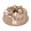 Molde Fleur De Lis Bundt Pan - Nordic Ware