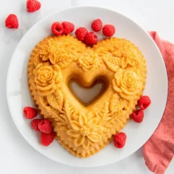 Molde Floral Heart Bouquet Bundt Pan - Nordic Ware