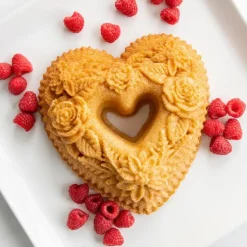 Molde Floral Heart Bouquet Bundt Pan - Nordic Ware