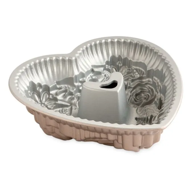 Molde Floral Heart Bouquet Bundt Pan - Nordic Ware