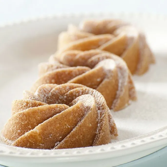 Molde Heritage Bundtlette Pan - Nordic Ware