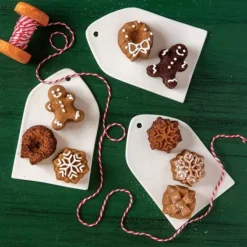 Molde Holiday Tea Cakes Cakelet Pan - Nordic Ware