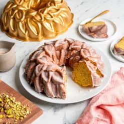 Molde Laurel Wreath Bundt Pan - Nordic Ware