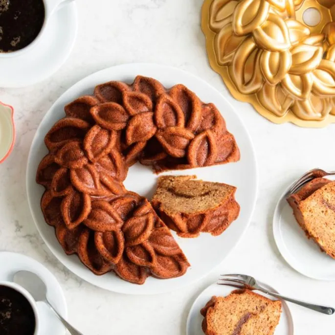 Molde Laurel Wreath Bundt Pan - Nordic Ware