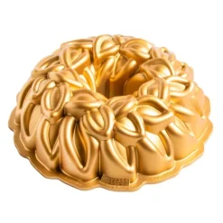 Molde Laurel Wreath Bundt Pan - Nordic Ware