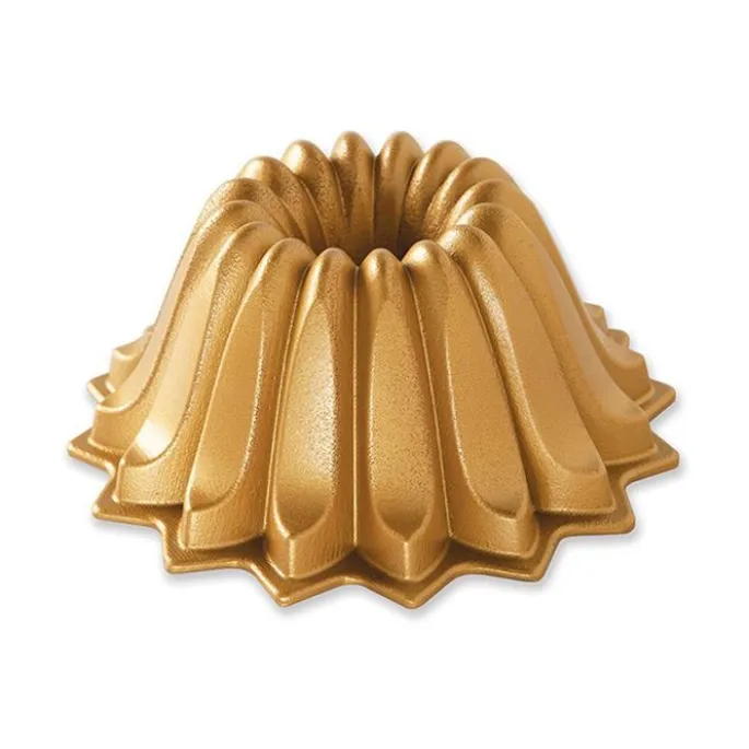 Molde Lotus Bundt Pan - Nordic Ware