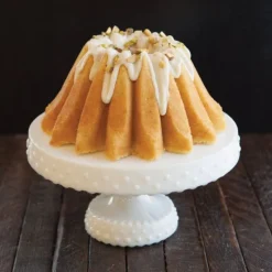 Molde Lotus Bundt Pan - Nordic Ware