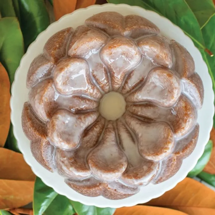 Molde Magnolia Bundt Pan - Nordic Ware