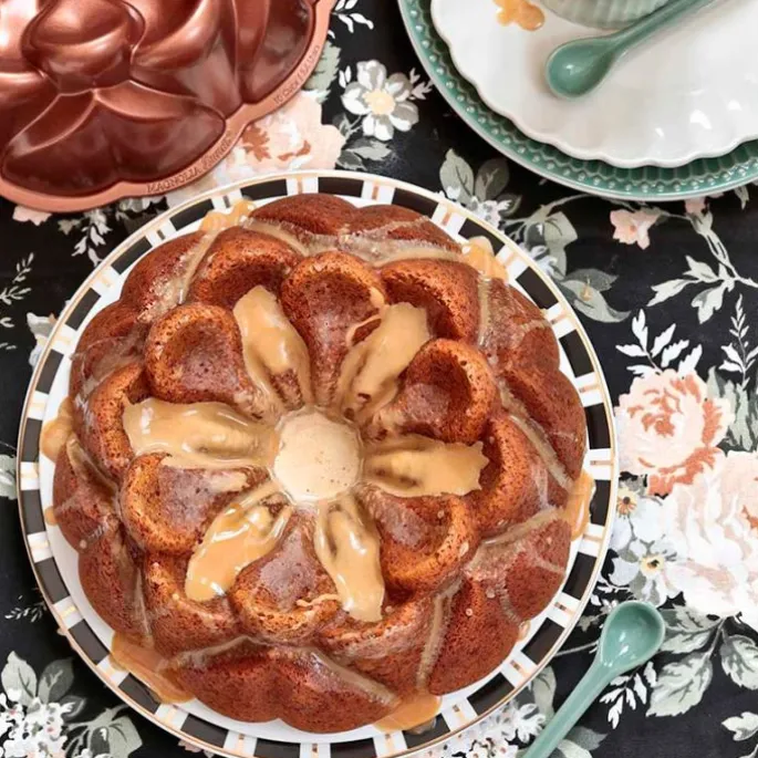 Molde Magnolia Bundt Pan - Nordic Ware