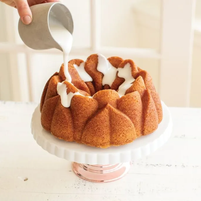 Molde Magnolia Bundt Pan - Nordic Ware