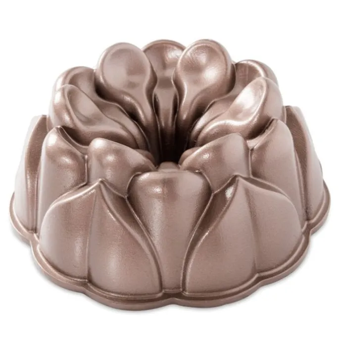 Molde Magnolia Bundt Pan - Nordic Ware
