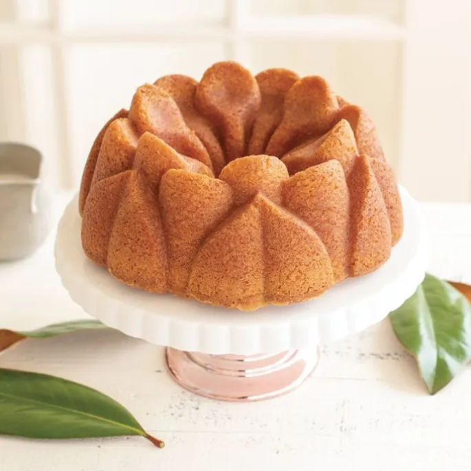 Molde Magnolia Bundt Pan - Nordic Ware
