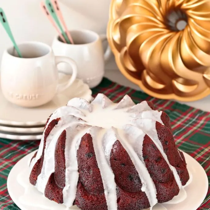 Molde Pirouette Bundt Pan - Nordic Ware