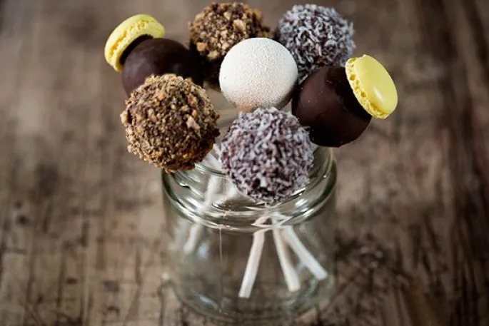 Molde y palitos para 16 cake pops Wonder Pops - Silikomart
