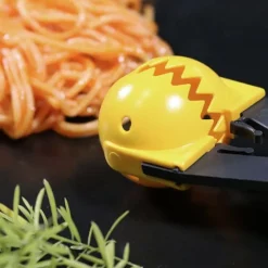 Pinzas para croquetas y albóndigas con 4 moldes amarillos - La Croquetera
