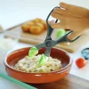 Pinzas para croquetas y albóndigas con 4 moldes rojos - La Croquetera
