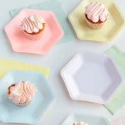 Platos hexagonales colores pastel 18 cm (12) - Talking Tables