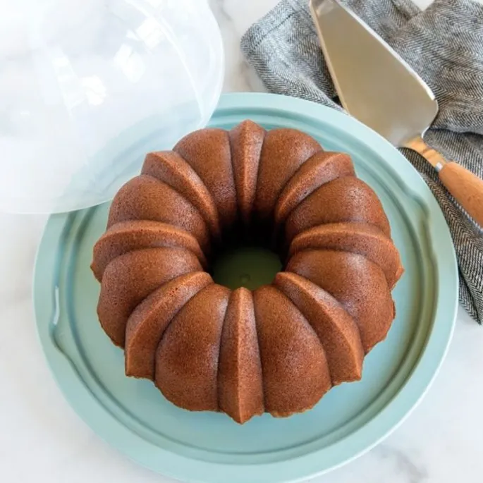 Portatartas transparente con base azul Bundt - Nordic Ware