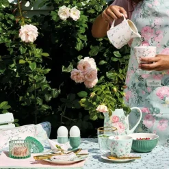 Taza de cerámica con asa Mug Alice Dusty Green - GreenGate