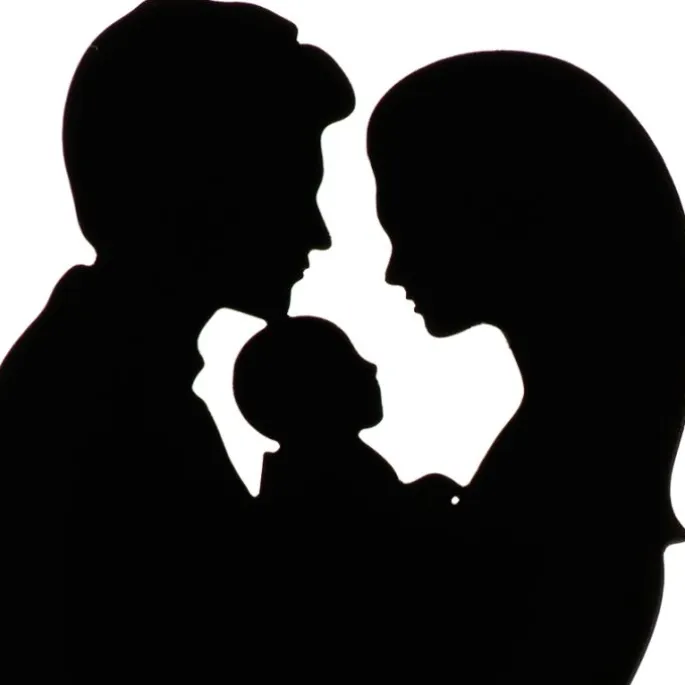 Topper silueta pareja de novios con bebé 18,5 cm - Dekora